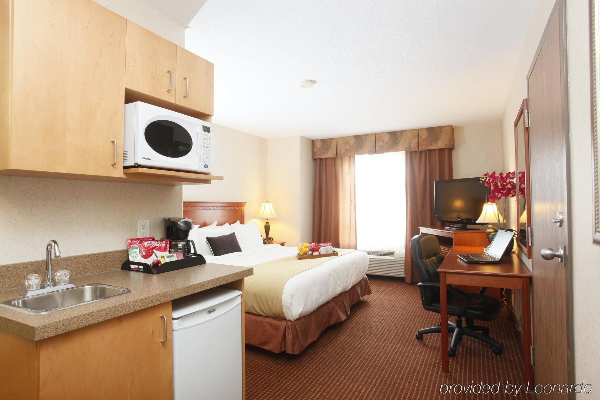 Stonebridge Hotel Dawson Creek Extérieur photo