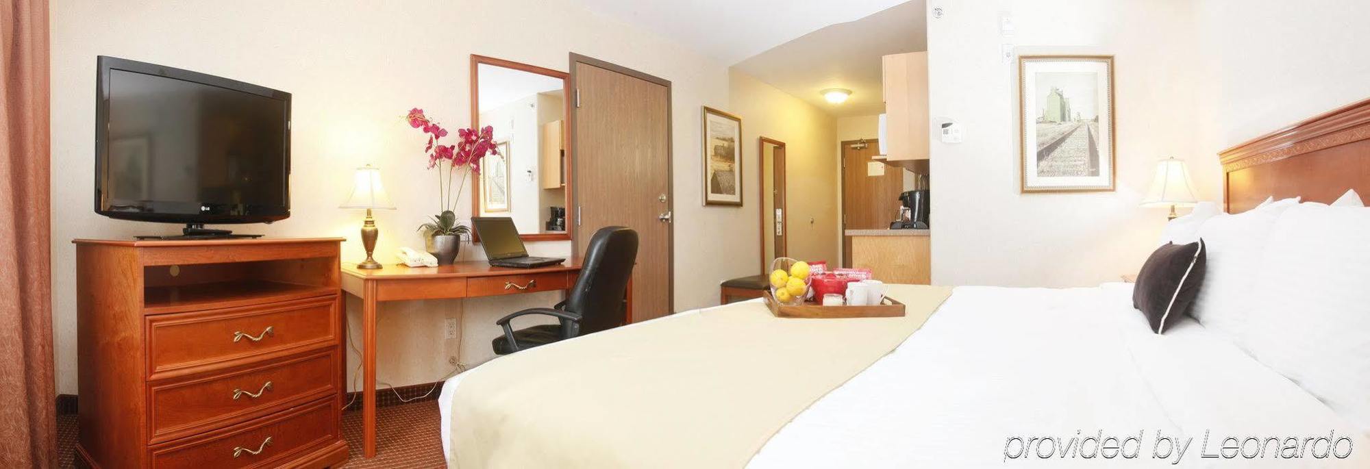 Stonebridge Hotel Dawson Creek Extérieur photo