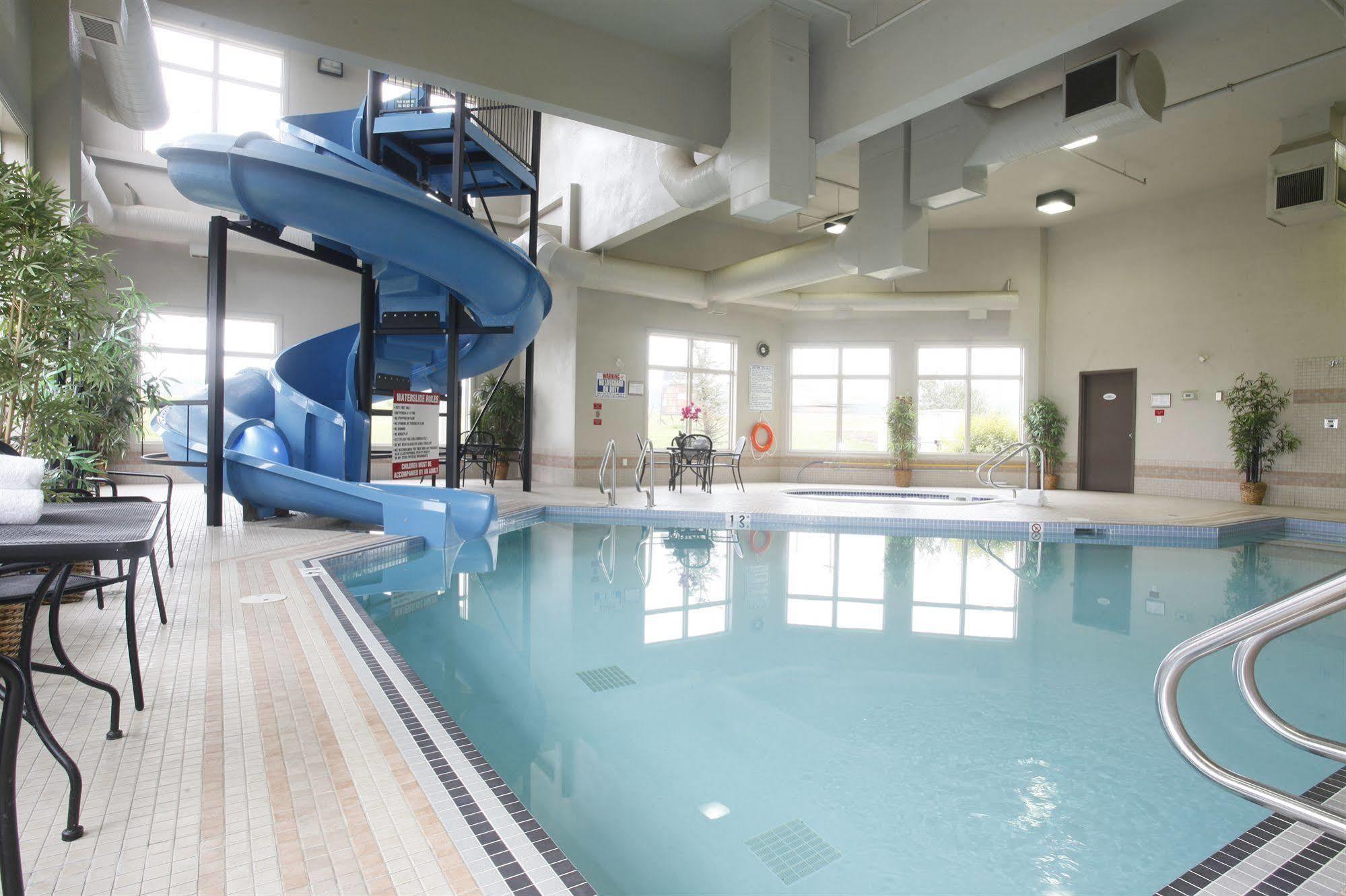 Stonebridge Hotel Dawson Creek Extérieur photo