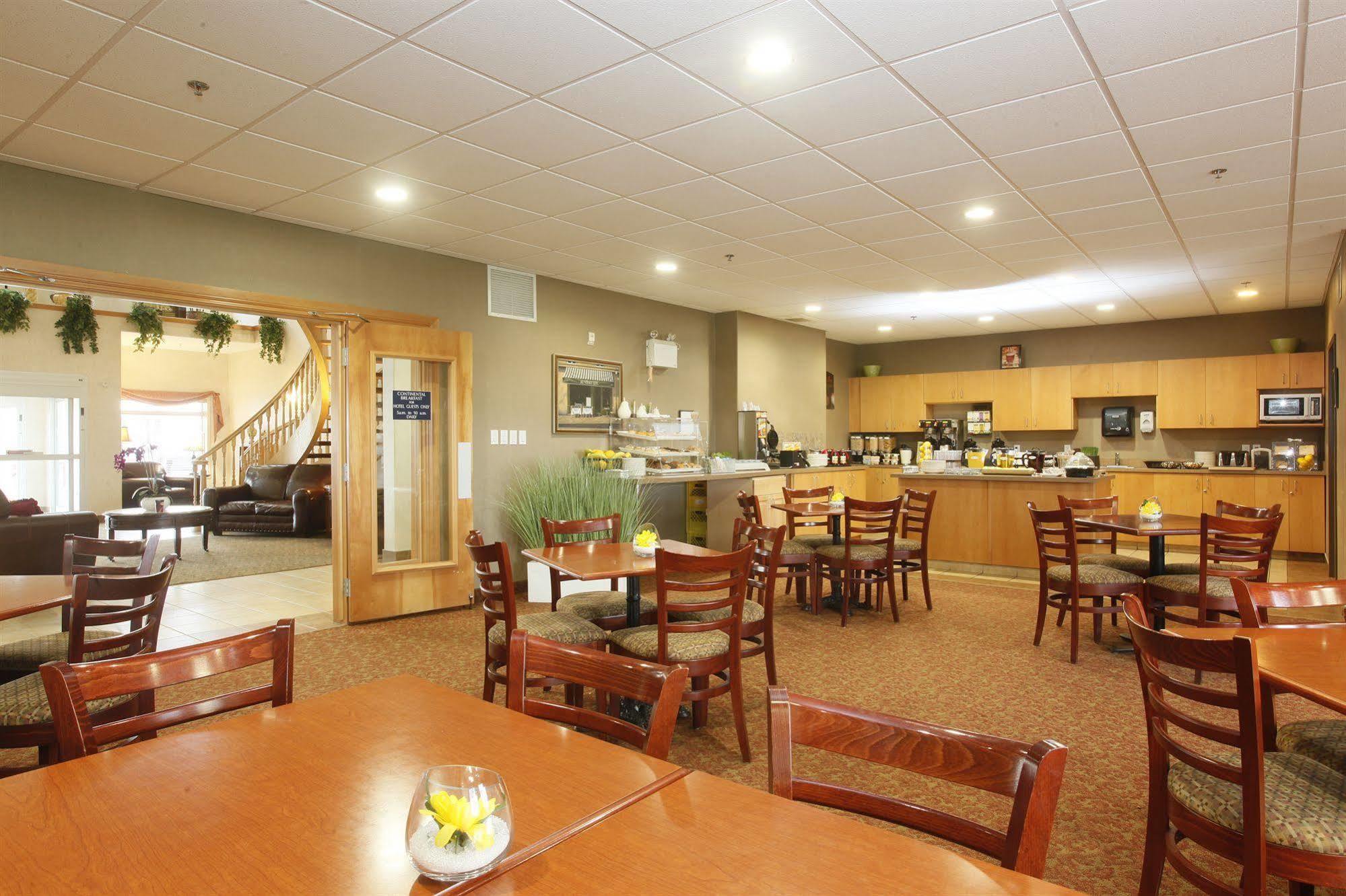 Stonebridge Hotel Dawson Creek Extérieur photo